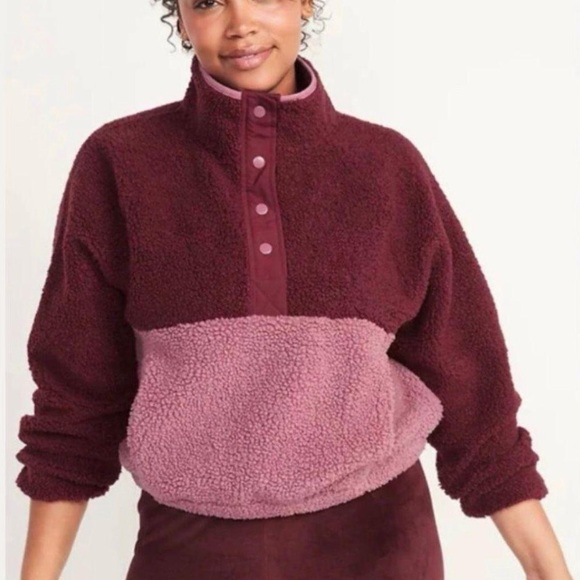 Old Navy Sweaters - Old Navy Long-Sleeve Oversized Two-Tone Sherpa Sweatshirt Women’s Size M